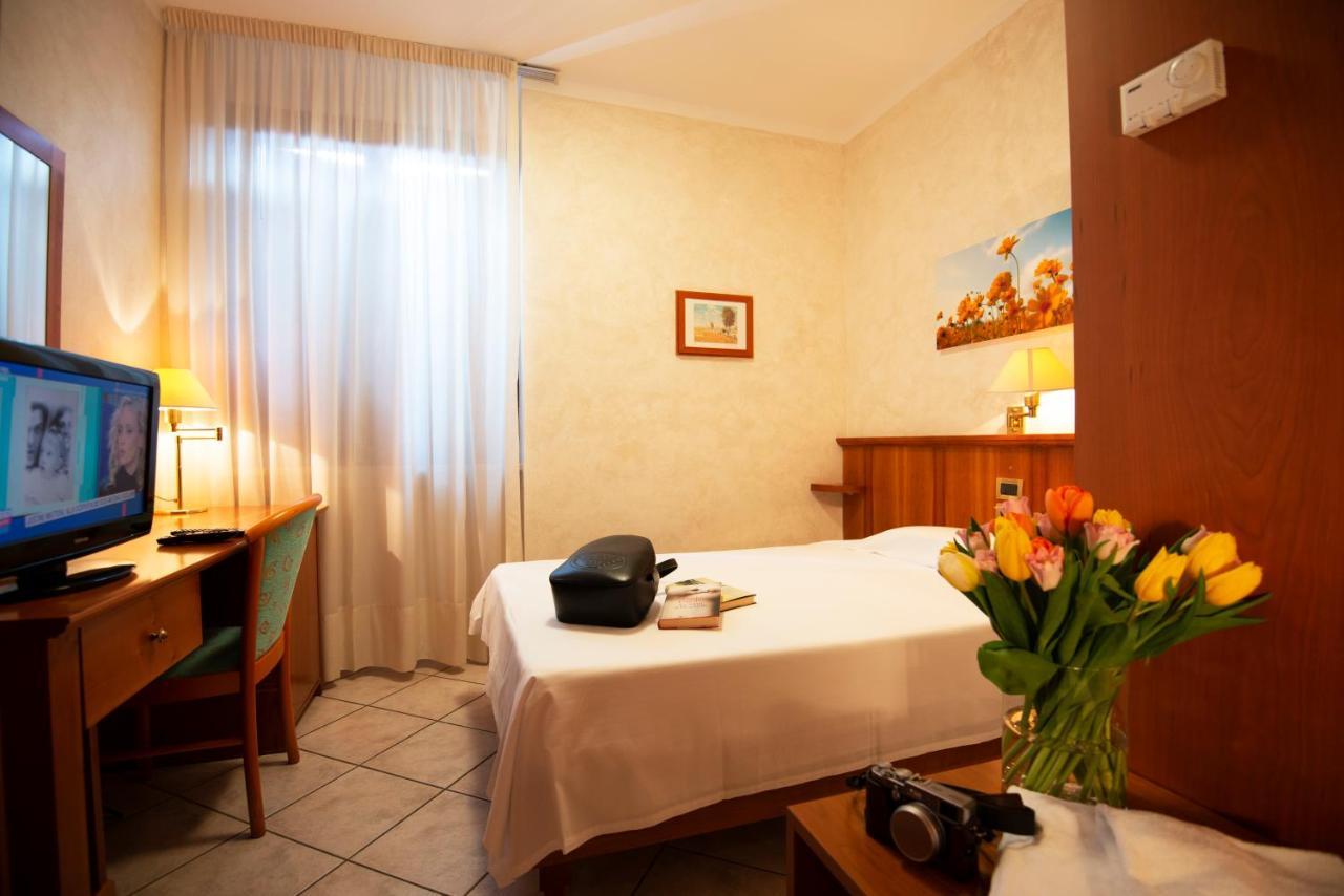 Hotel Corte Regina Sirmione Dış mekan fotoğraf